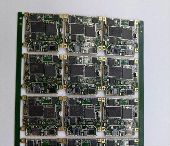 PCB with 01005 component